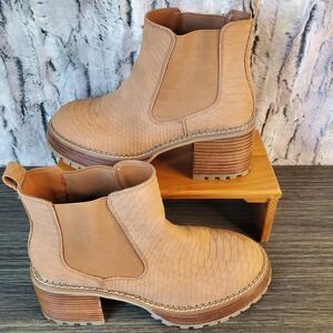 Mia Chelsea Beige Python Boots Size 10 Chunky Heel, Y2K - EUC